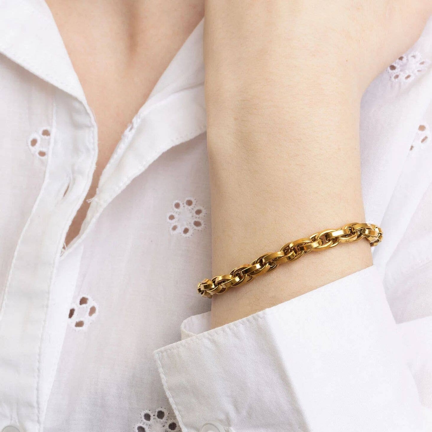 18K Gold PVD Stainless Steel Double Oval Chain Bracelet: Gold