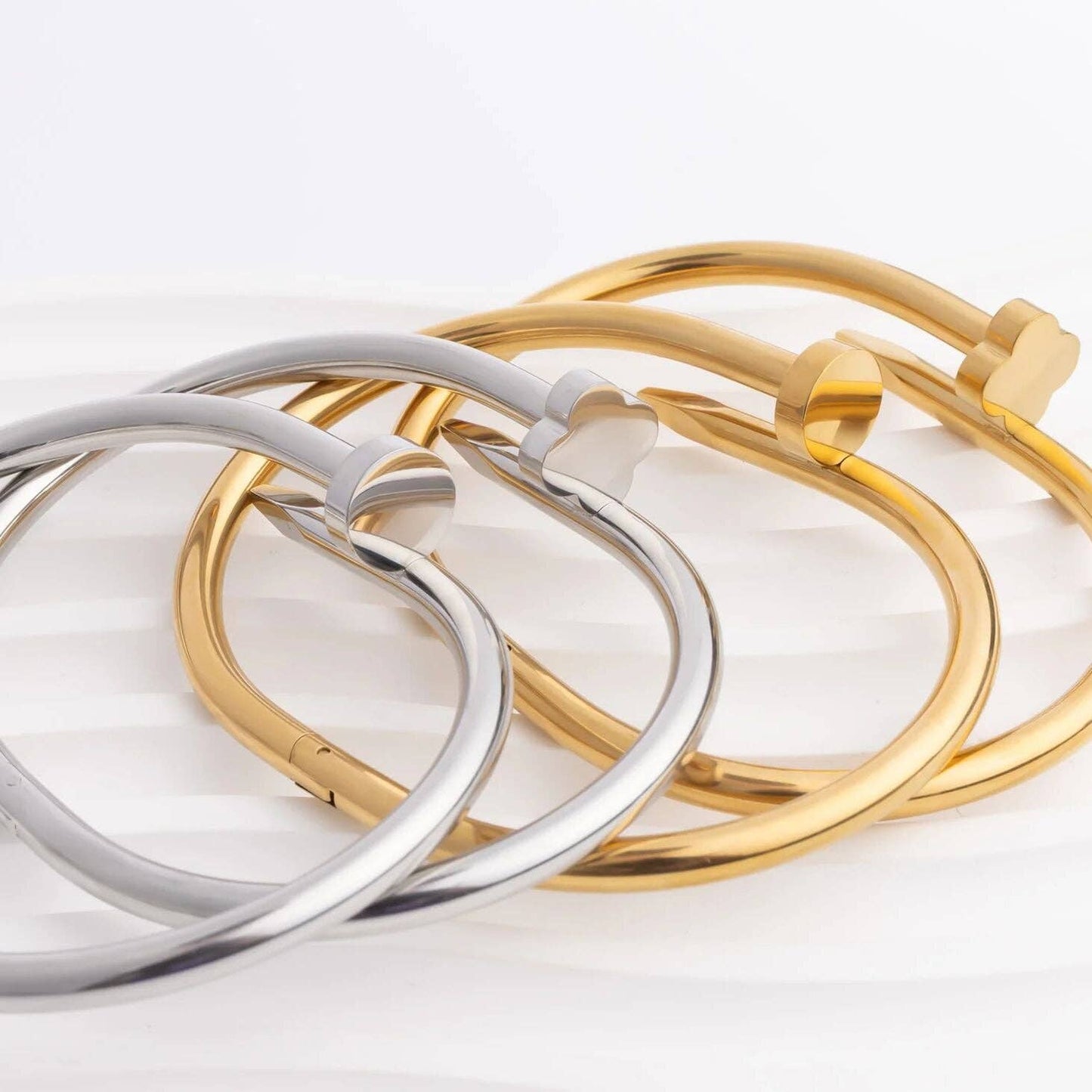 18K Gold PVD Stainless Steel Floral Nail Bangle: Gold