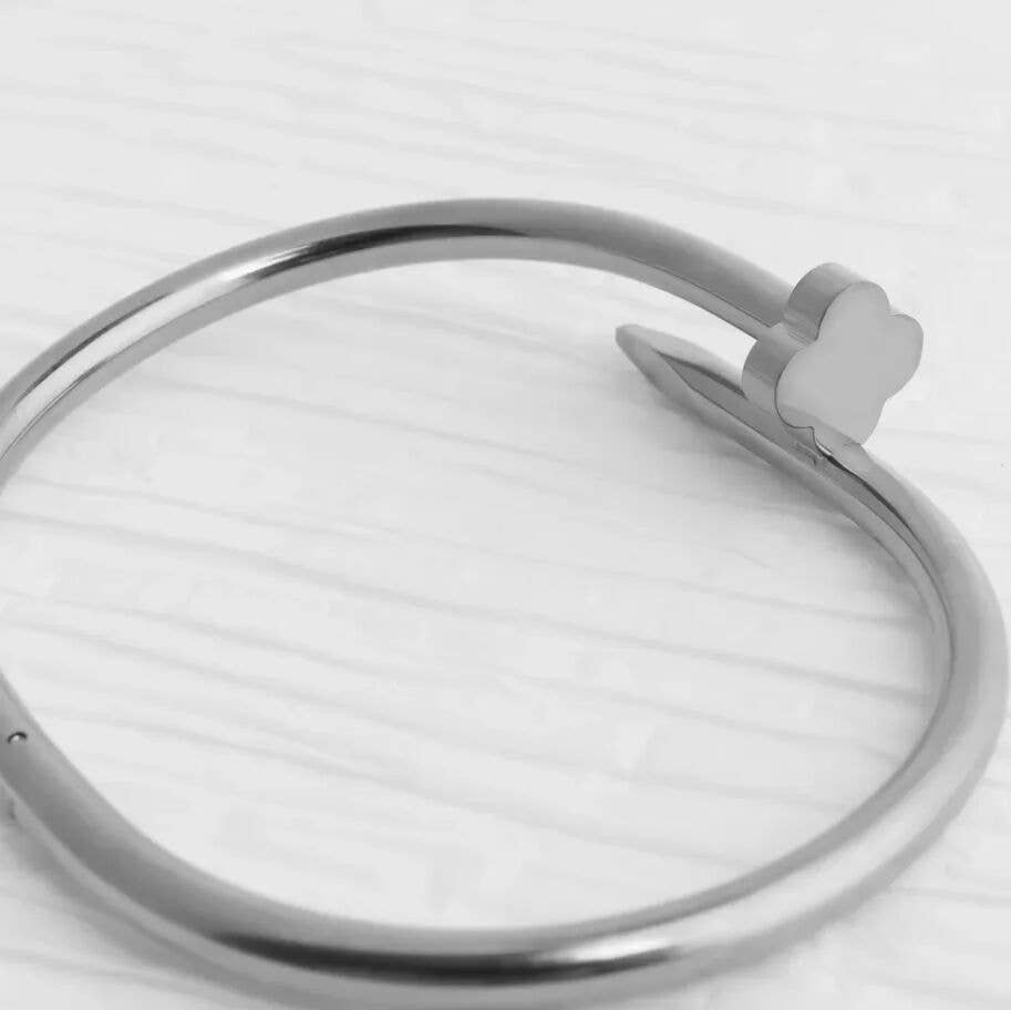 18K Gold PVD Stainless Steel Floral Nail Bangle: Gold