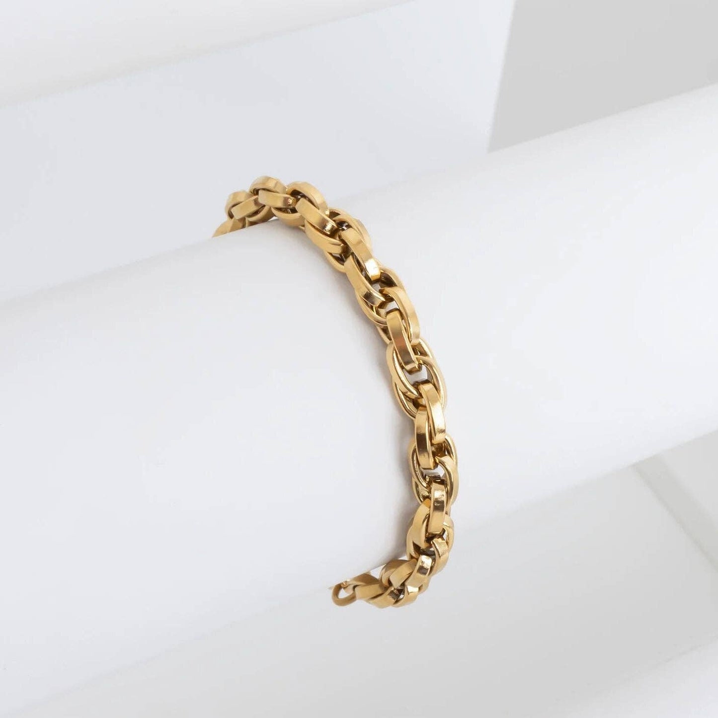 18K Gold PVD Stainless Steel Double Oval Chain Bracelet: Gold