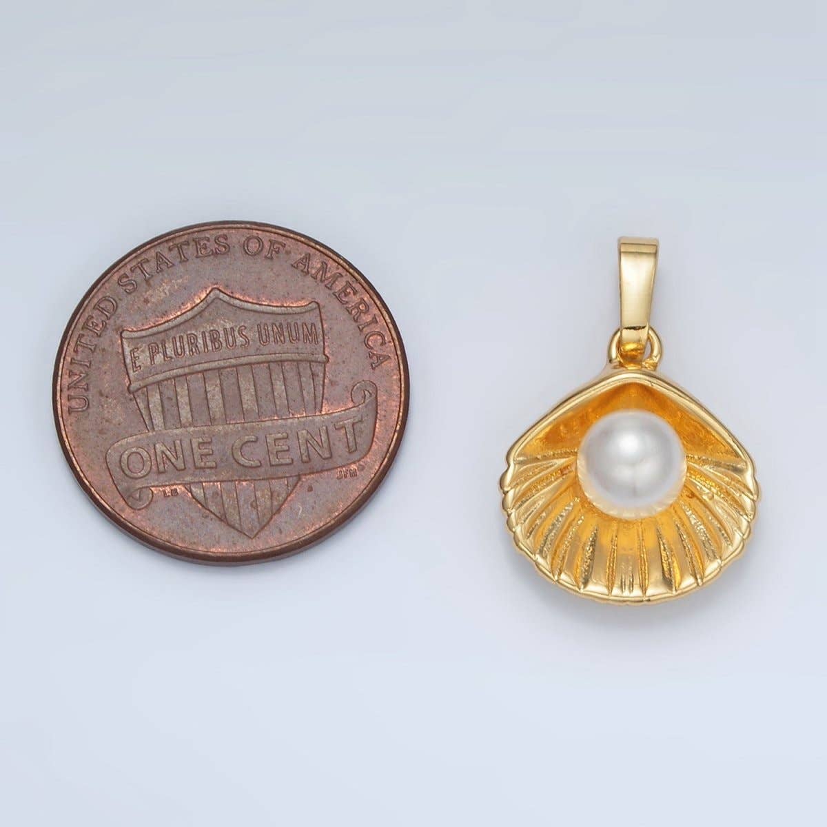 24K Gold Filled Clam Sea Shell Pearl Pendant | AA1393