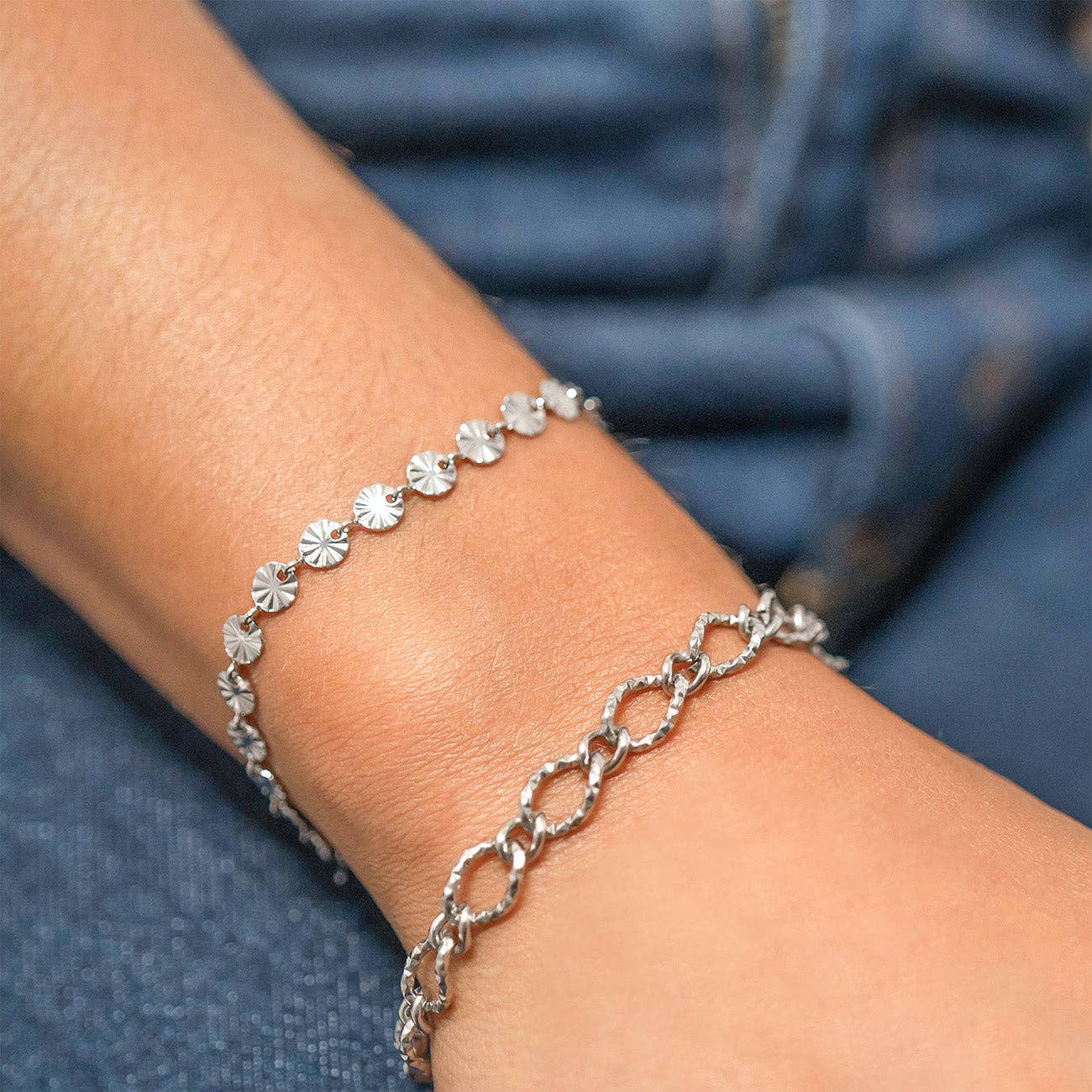 18K Gold PVD Stainless Steel Hammered Oval Chain Bracelet: Gold