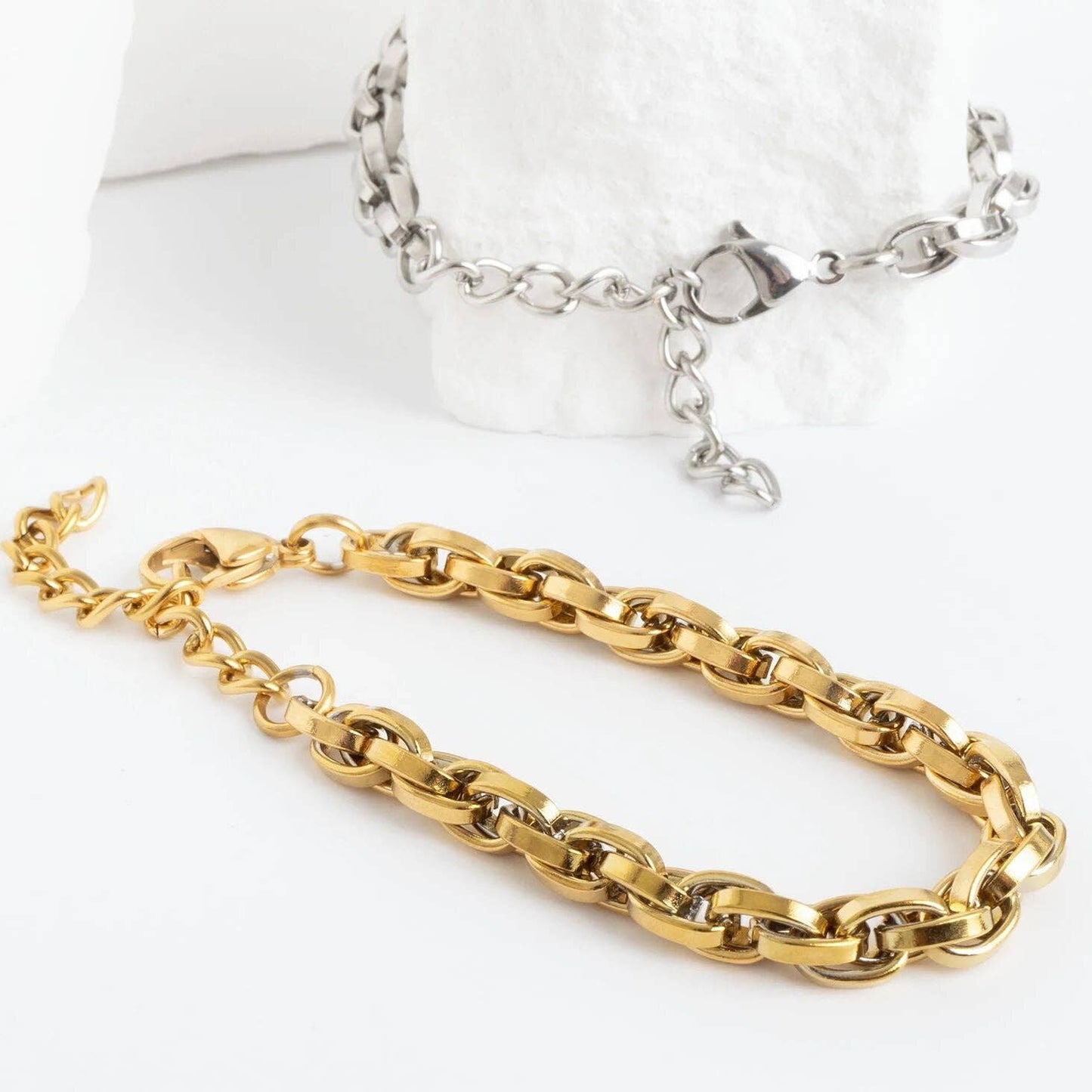 18K Gold PVD Stainless Steel Double Oval Chain Bracelet: Gold