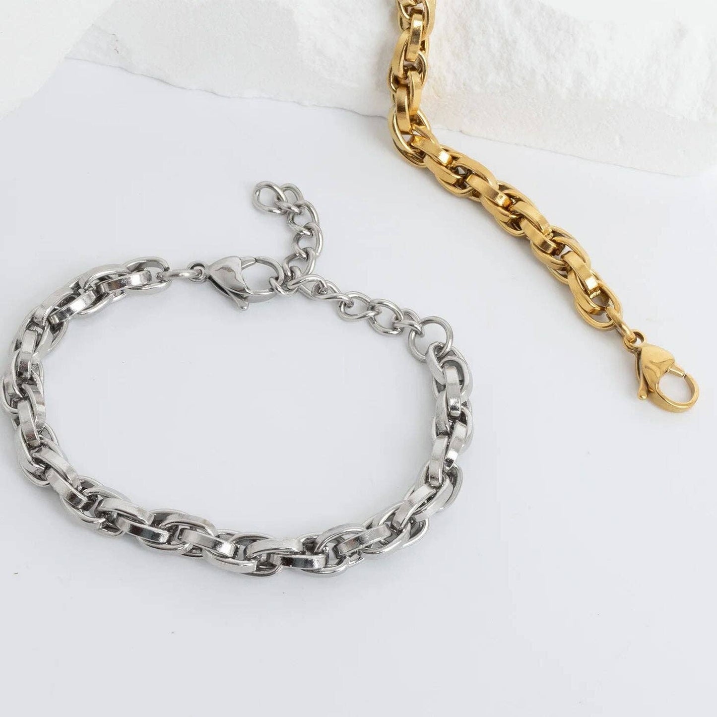 18K Gold PVD Stainless Steel Double Oval Chain Bracelet: Gold