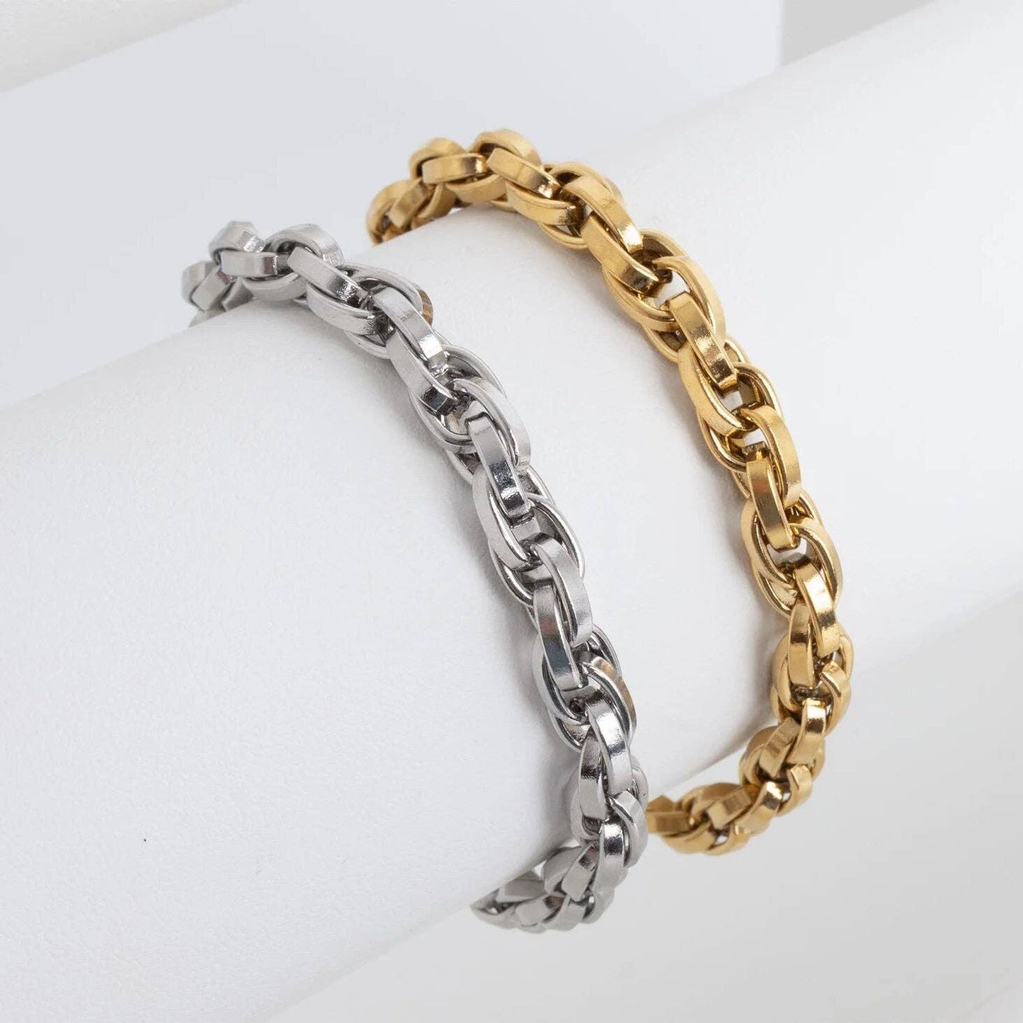 18K Gold PVD Stainless Steel Double Oval Chain Bracelet: Gold