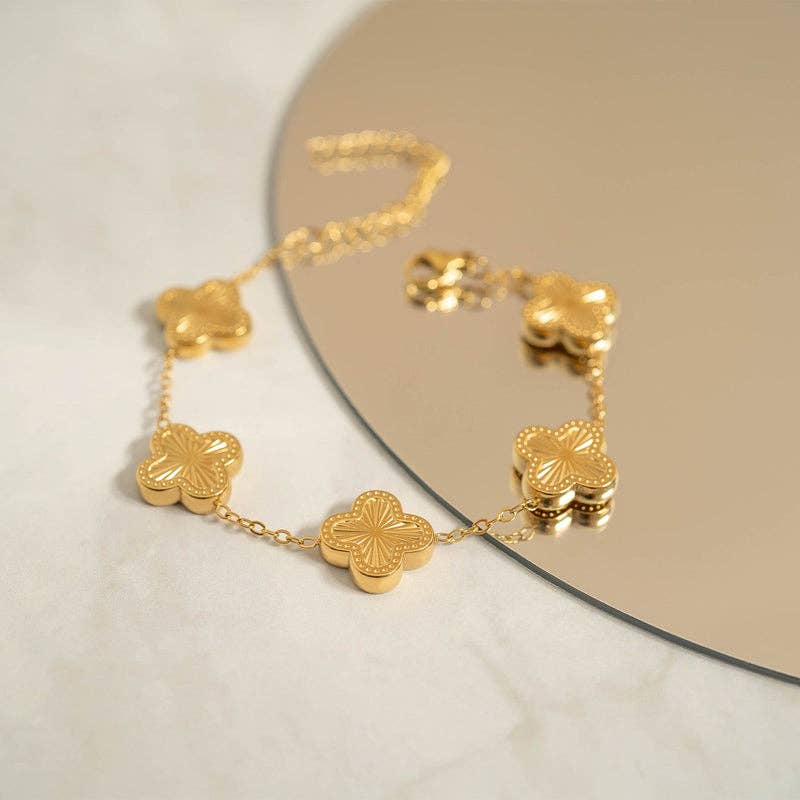 18K Gold PVD Stainless Steel Lucky Clover Charm Bracelet: Pink / Gold
