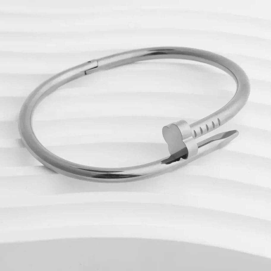 18K Gold PVD Stainless Steel Floral Nail Bangle: Gold