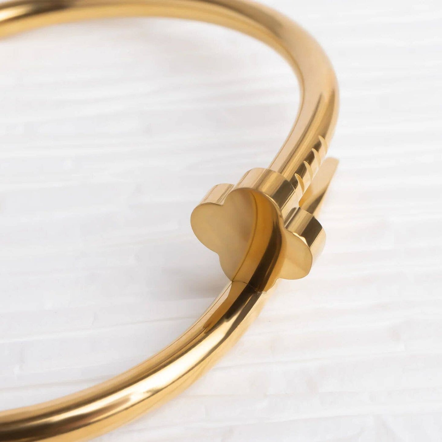 18K Gold PVD Stainless Steel Floral Nail Bangle: Gold