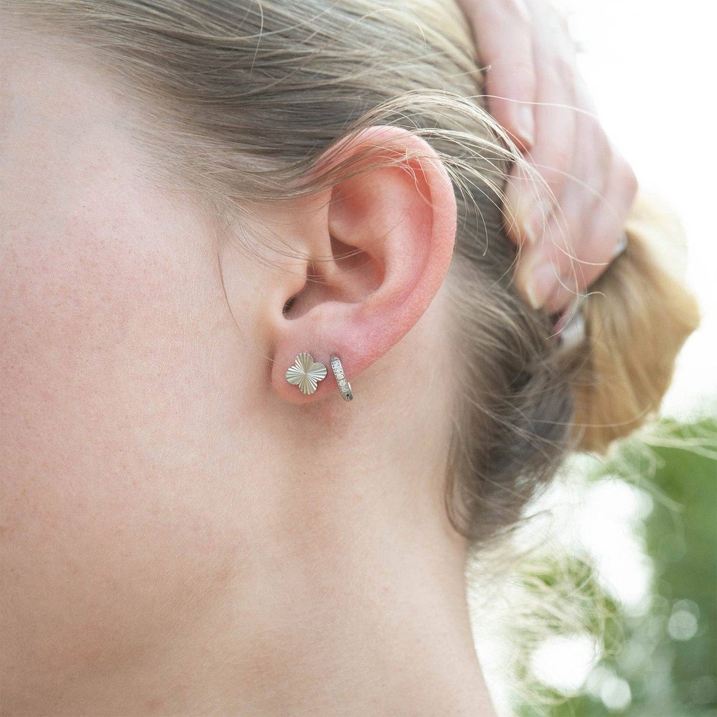 18K Gold PVD Stainless Steel Clover Stud Earrings: Stainless