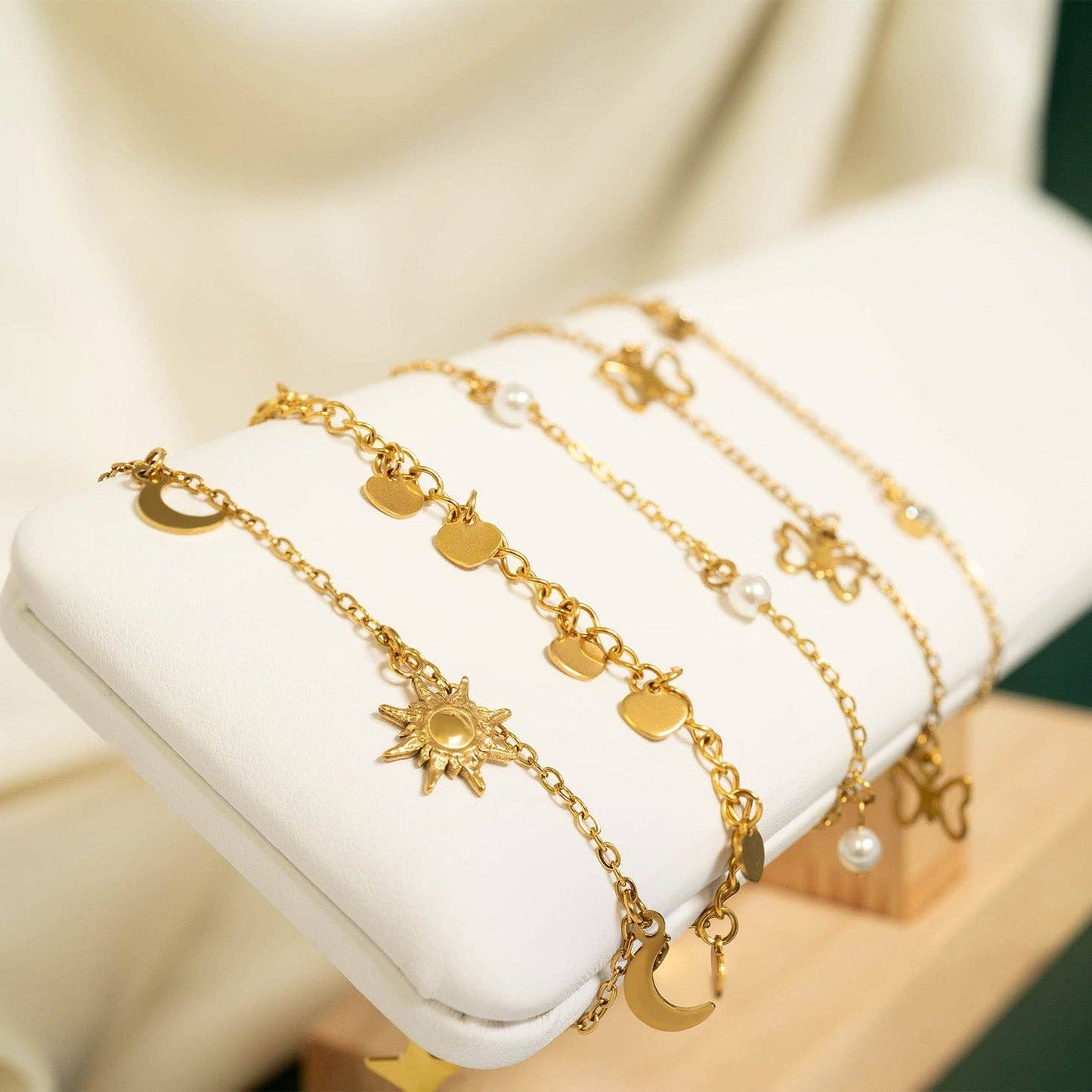 18K Gold PVD Stainless Steel Moon & Star Charm Anklet: Gold