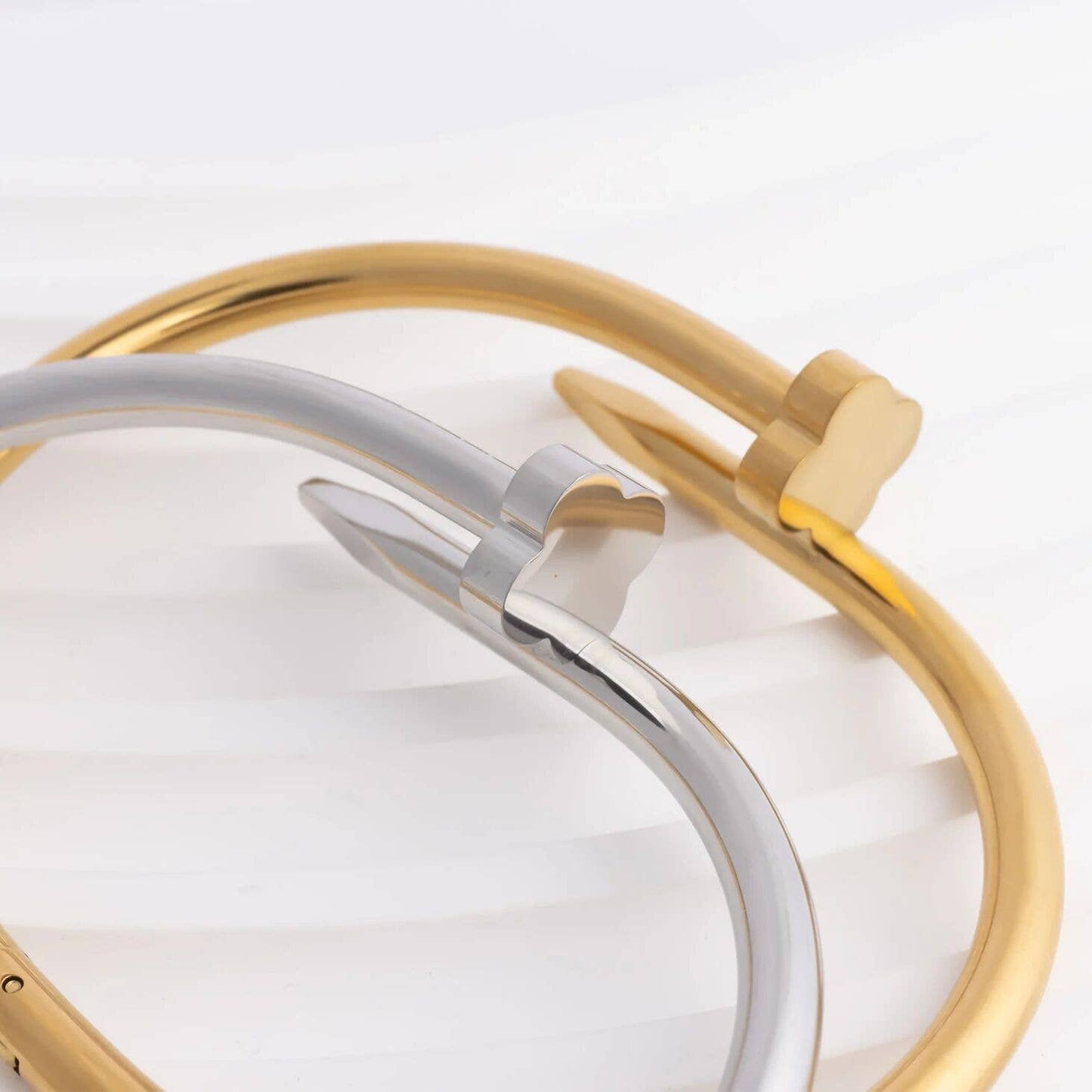 18K Gold PVD Stainless Steel Floral Nail Bangle: Gold