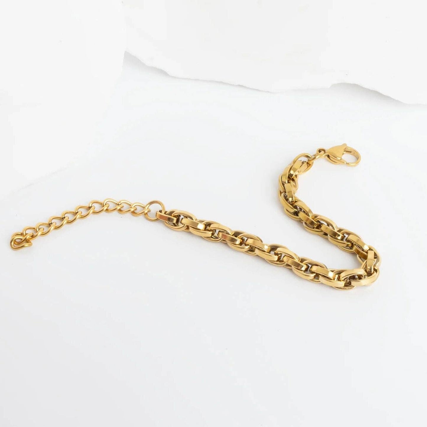 18K Gold PVD Stainless Steel Double Oval Chain Bracelet: Gold
