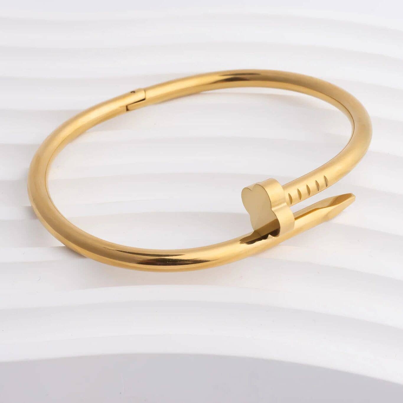 18K Gold PVD Stainless Steel Floral Nail Bangle: Gold