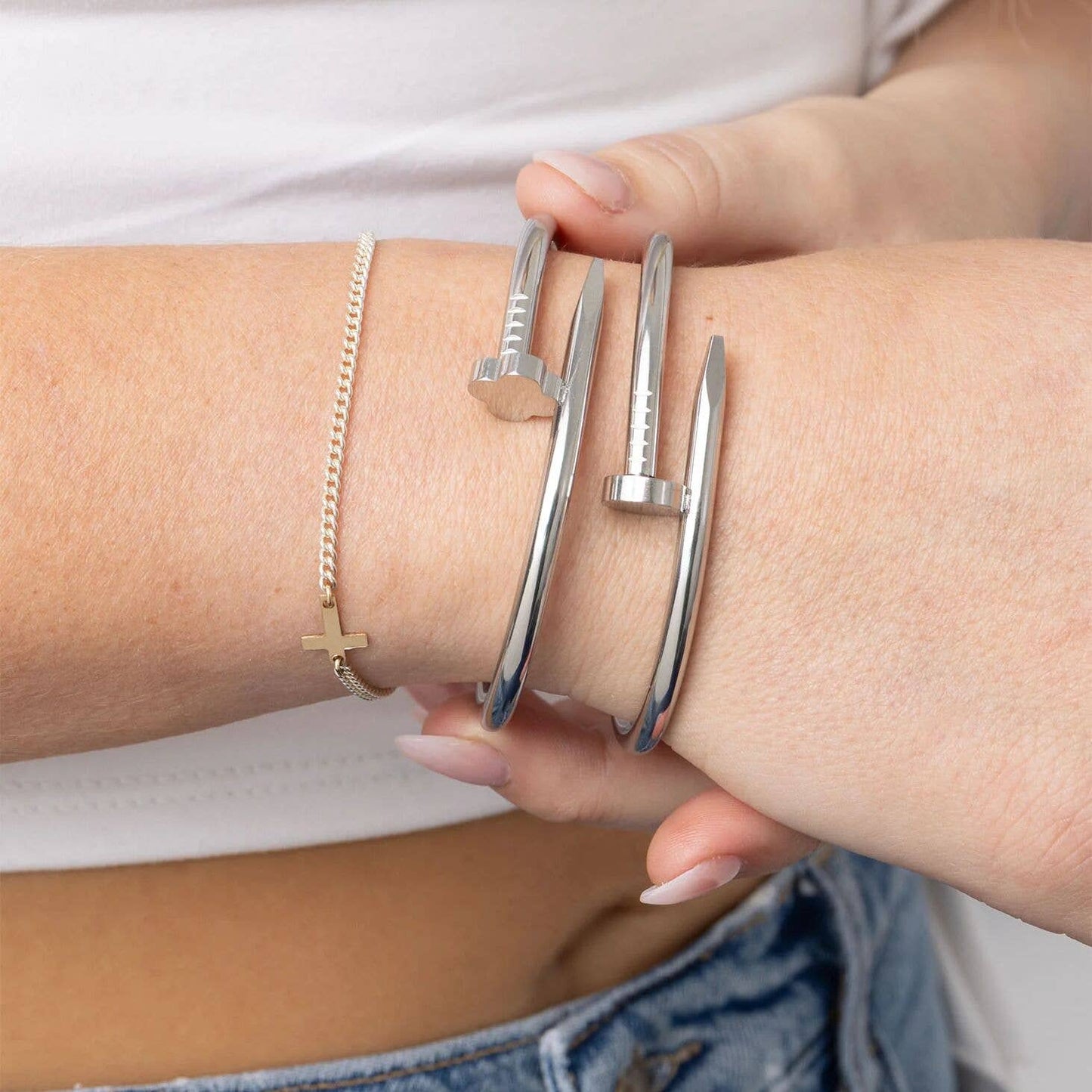 18K Gold PVD Stainless Steel Floral Nail Bangle: Gold