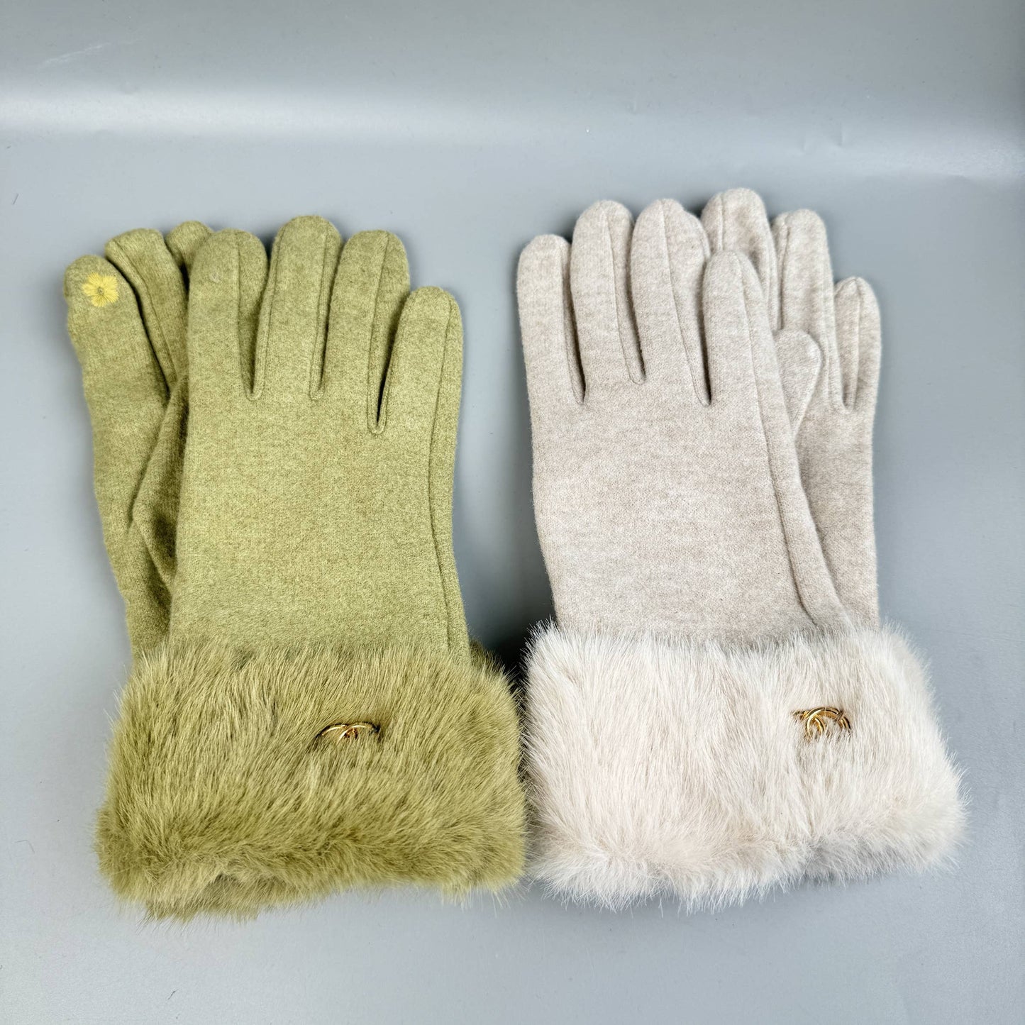 Faux Fur Touch Screen Gloves : Grey