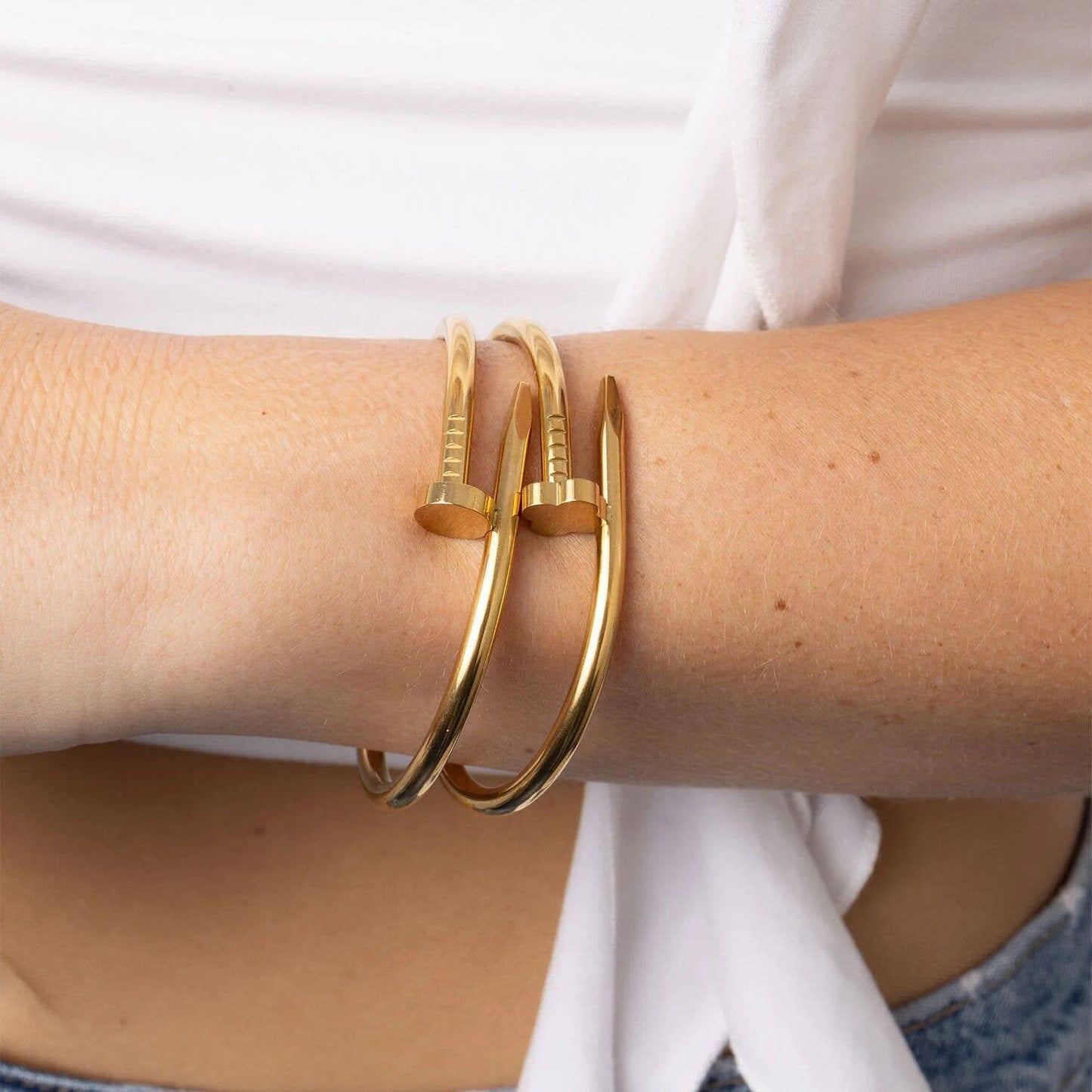 18K Gold PVD Stainless Steel Floral Nail Bangle: Gold