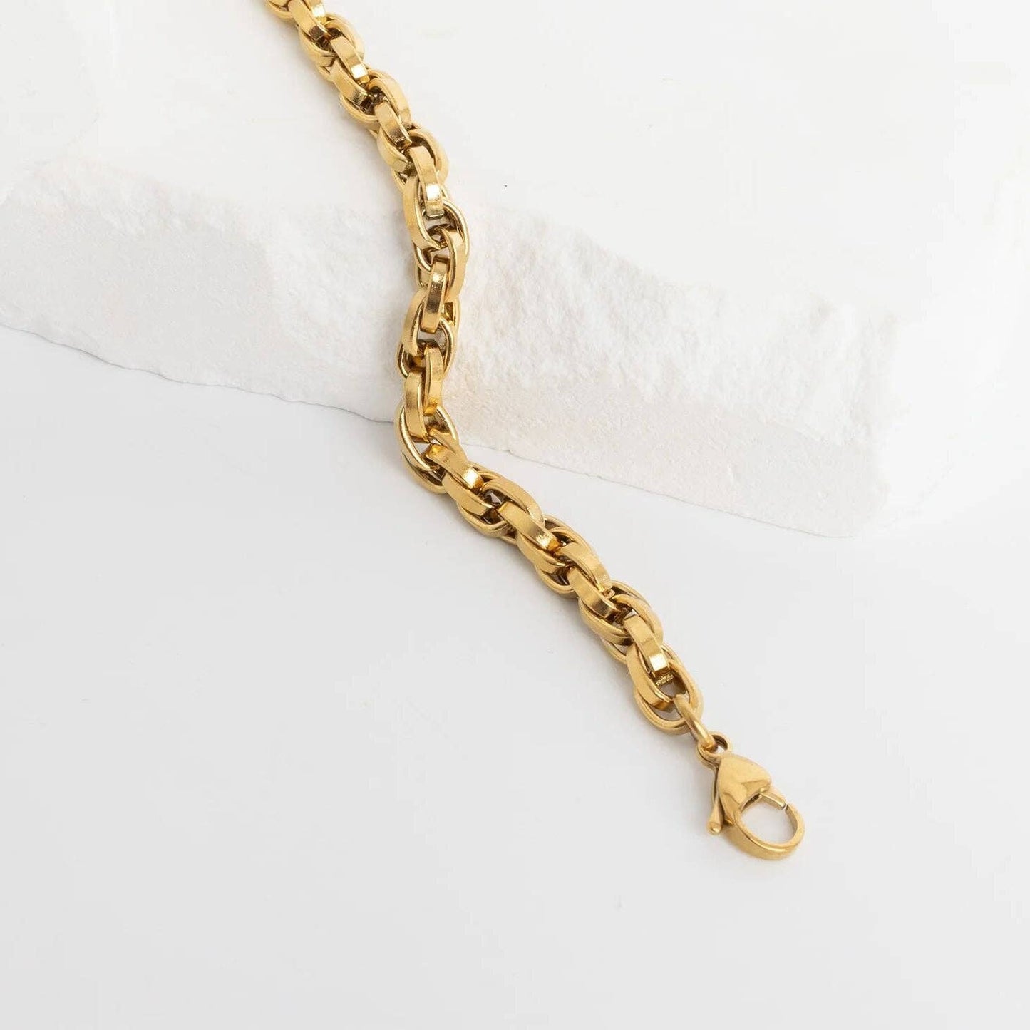 18K Gold PVD Stainless Steel Double Oval Chain Bracelet: Gold