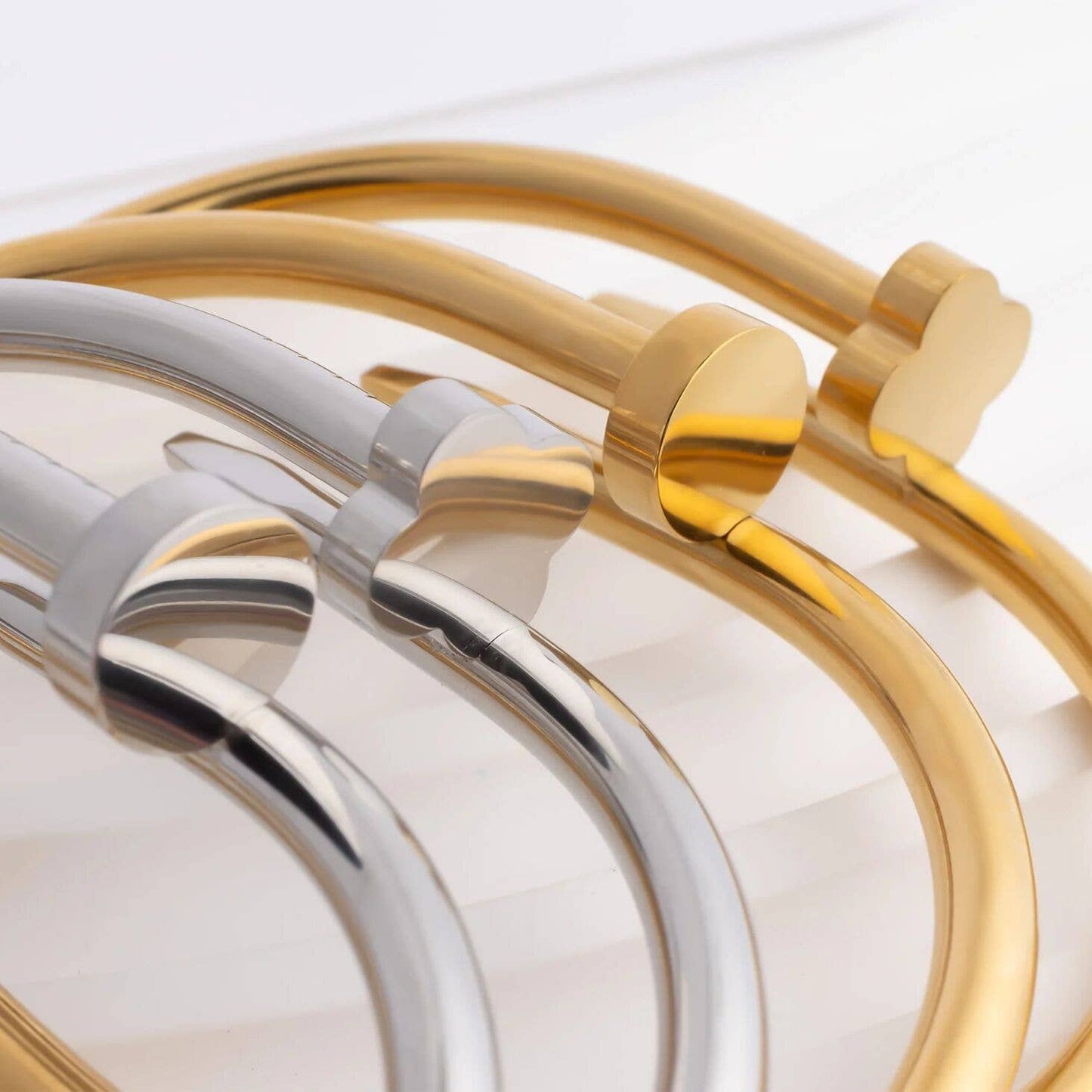 18K Gold PVD Stainless Steel Floral Nail Bangle: Gold